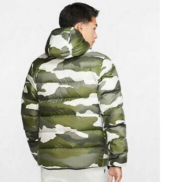 Nike Men’s Camo Puffer Hoodie Jacket - Picture 2 of 11